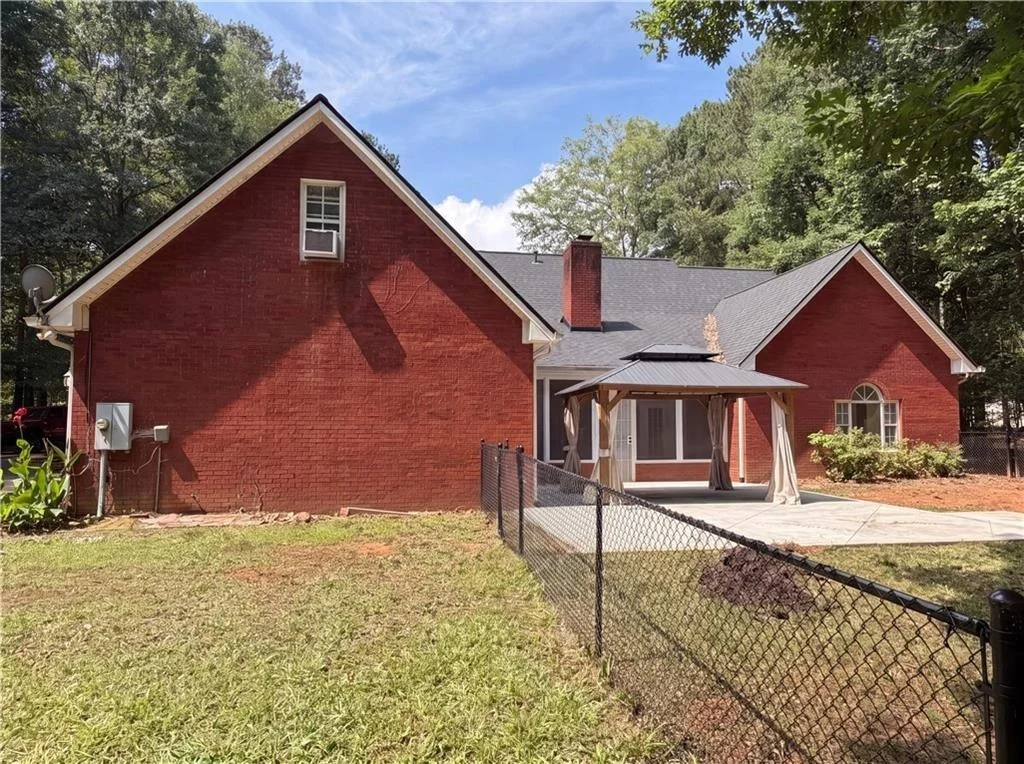 Photo of 346 Carnation Drive