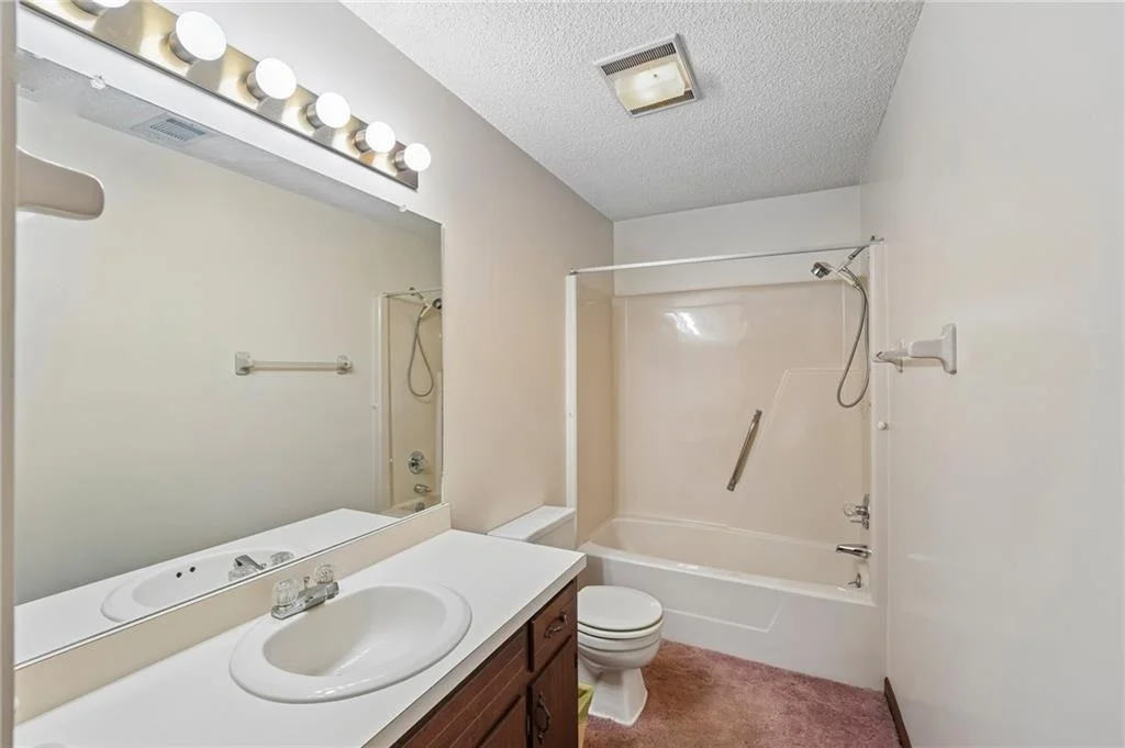 Photo of 16055 Thompson Road