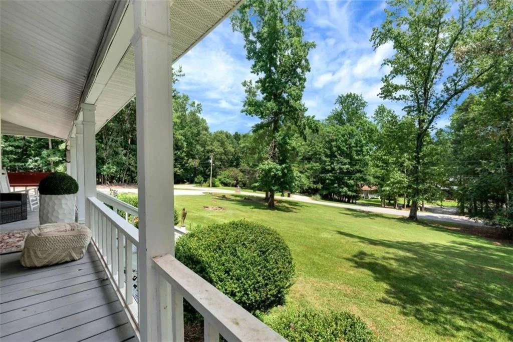 Photo of 425 Greenleaf Drive