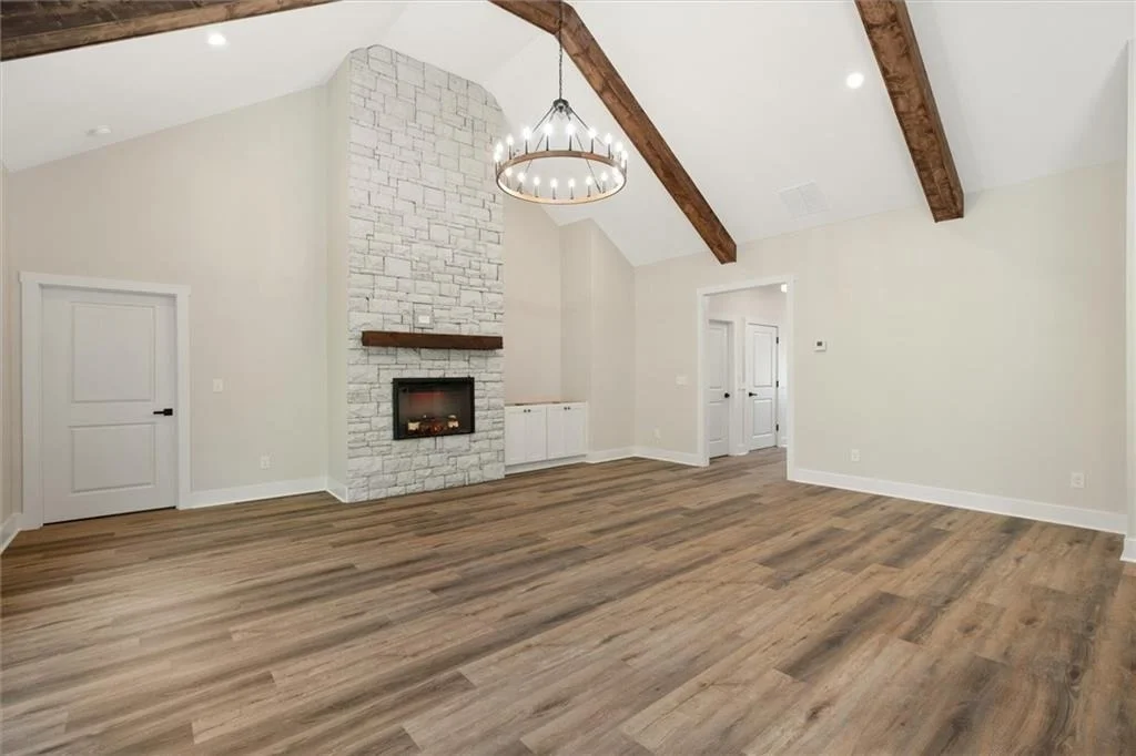 Photo of 327 Crest Pointe S