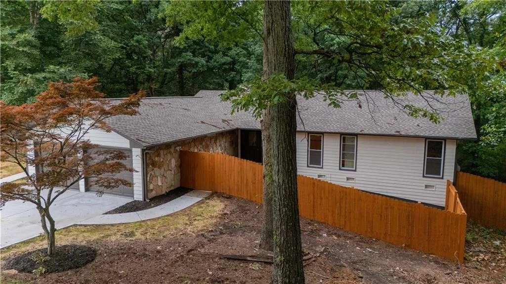 Photo of 2154 Pond Road