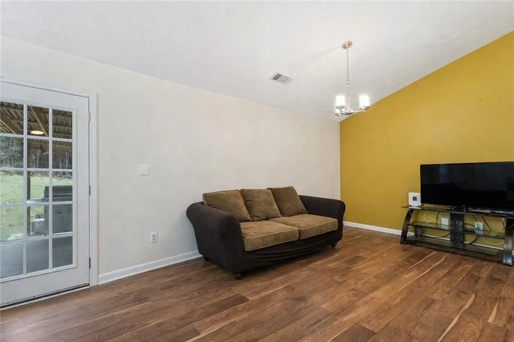Photo of 402 Arbor Circle SW