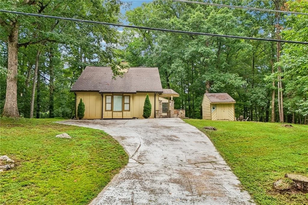 Photo of 9080 Pine Tree Circle