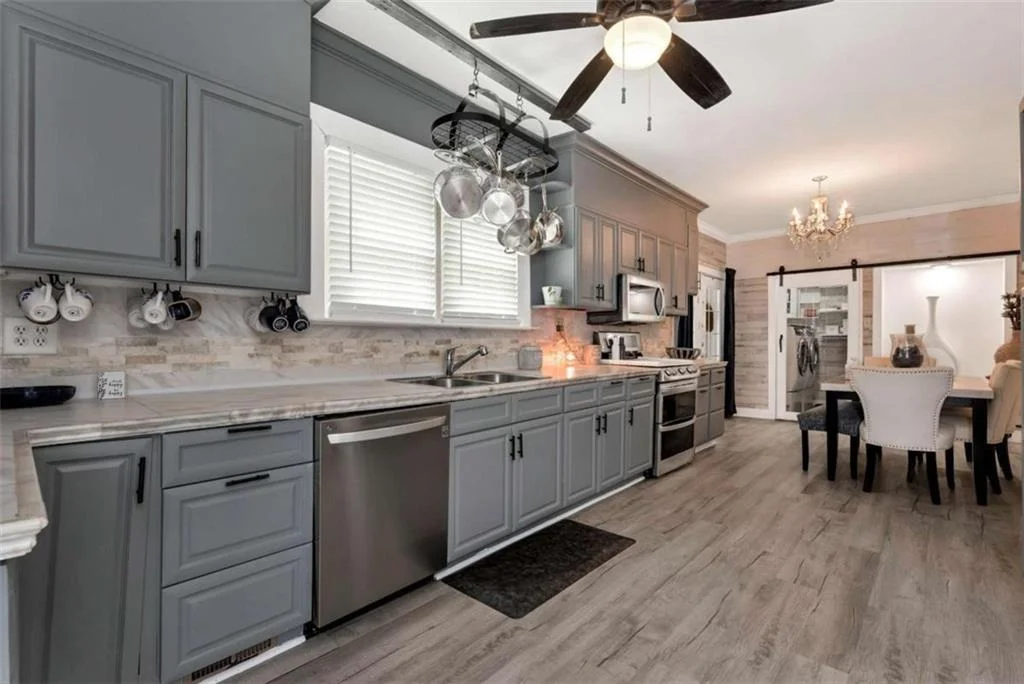 Photo of 425 Greenleaf Drive