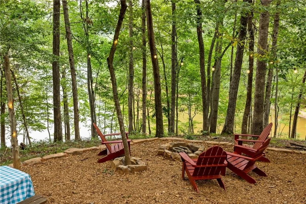 Photo of 6592 Huckleberry Lane