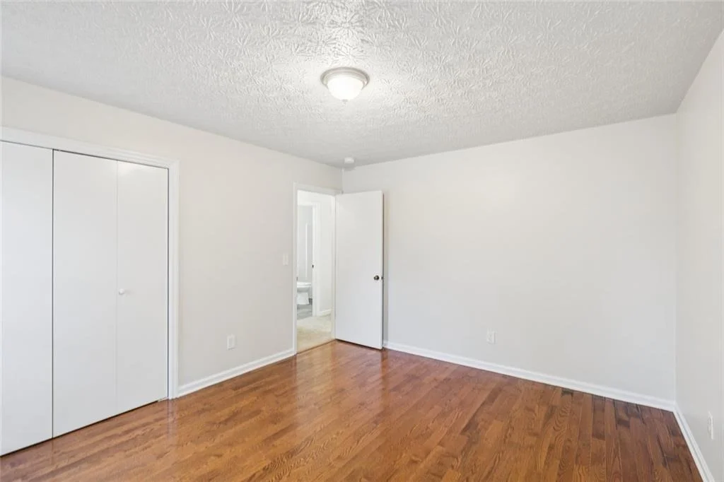 Photo of 587 Farmbrook Trail NE