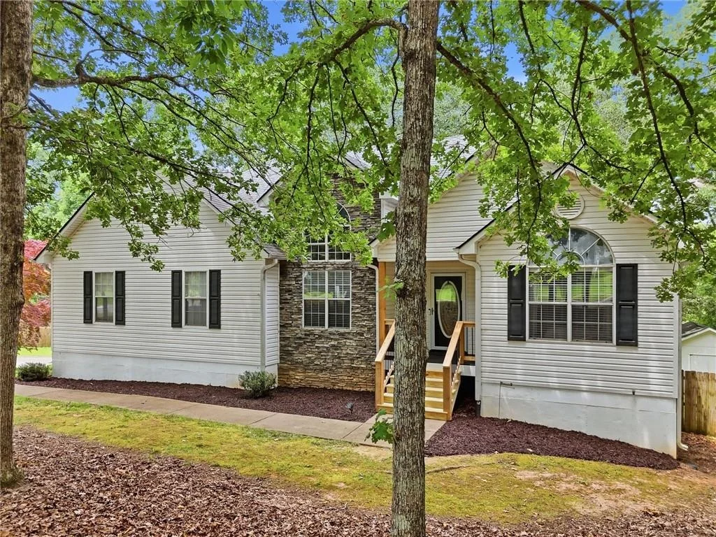 Photo of 460 Kerry Drive