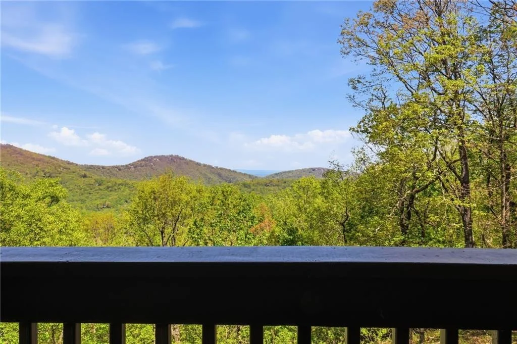 Photo of 1692 Ridgeview Drive