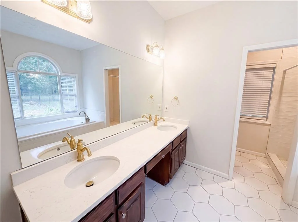 Photo of 346 Carnation Drive