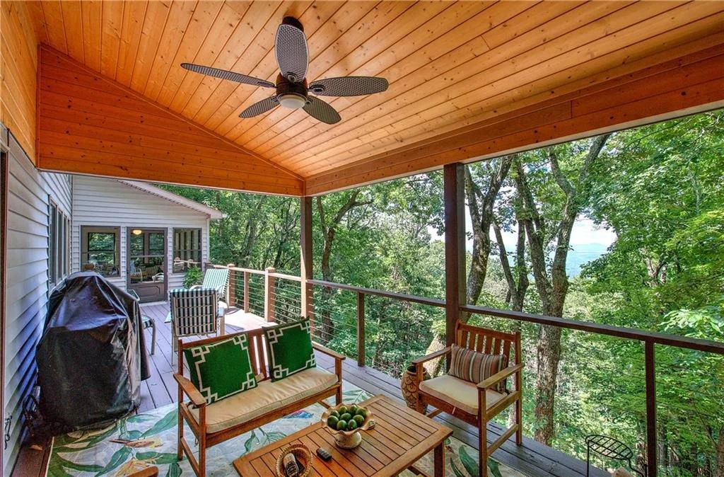Photo of 300 Sassafras Mountain Trail