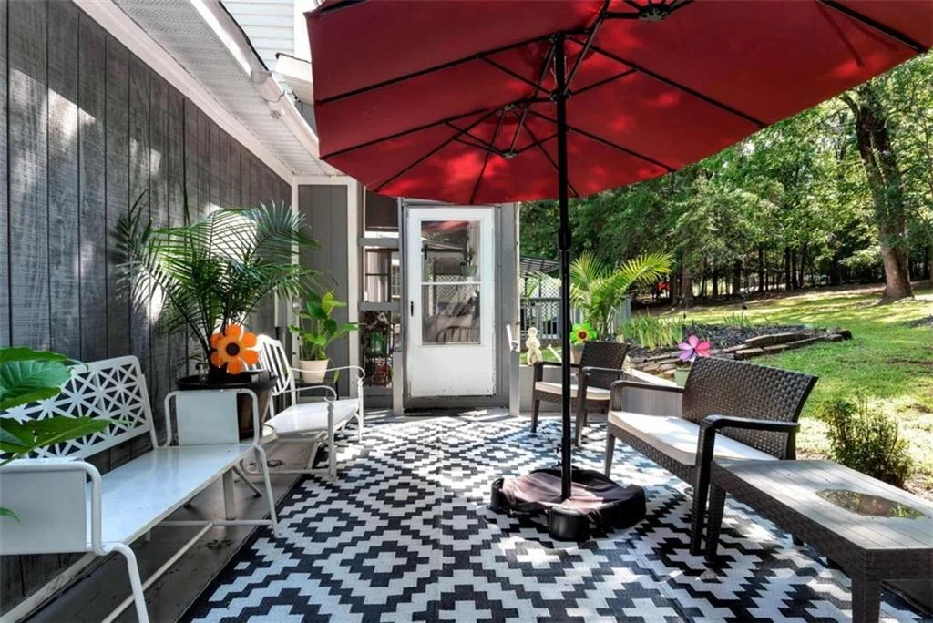 Photo of 425 Greenleaf Drive