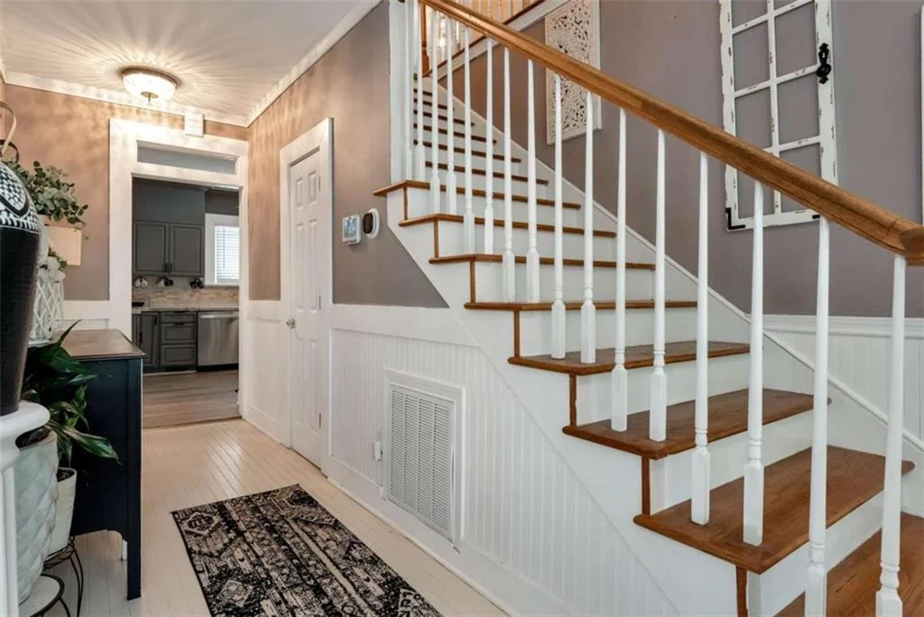 Photo of 425 Greenleaf Drive
