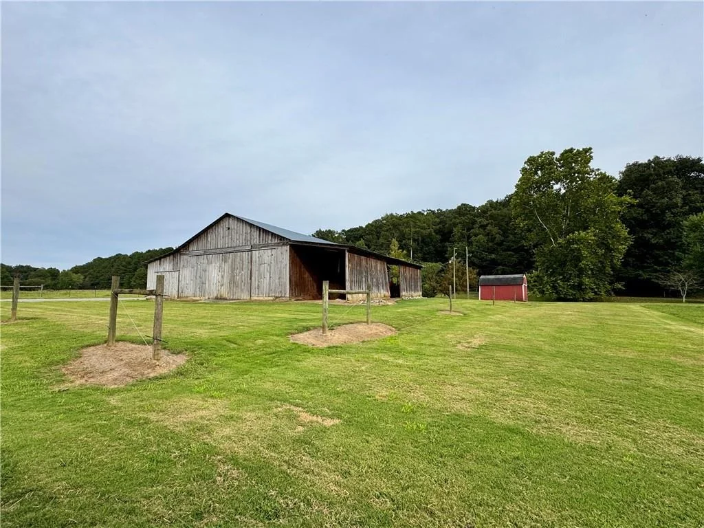 Photo of 250 Hook Road NE