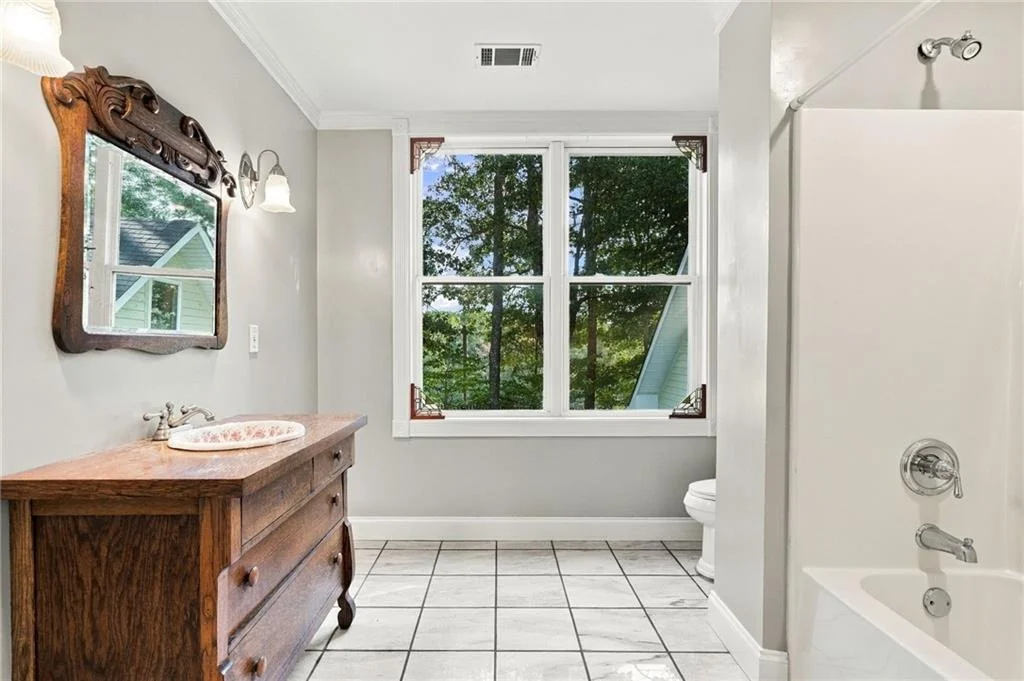 Photo of 340 Griffith Road