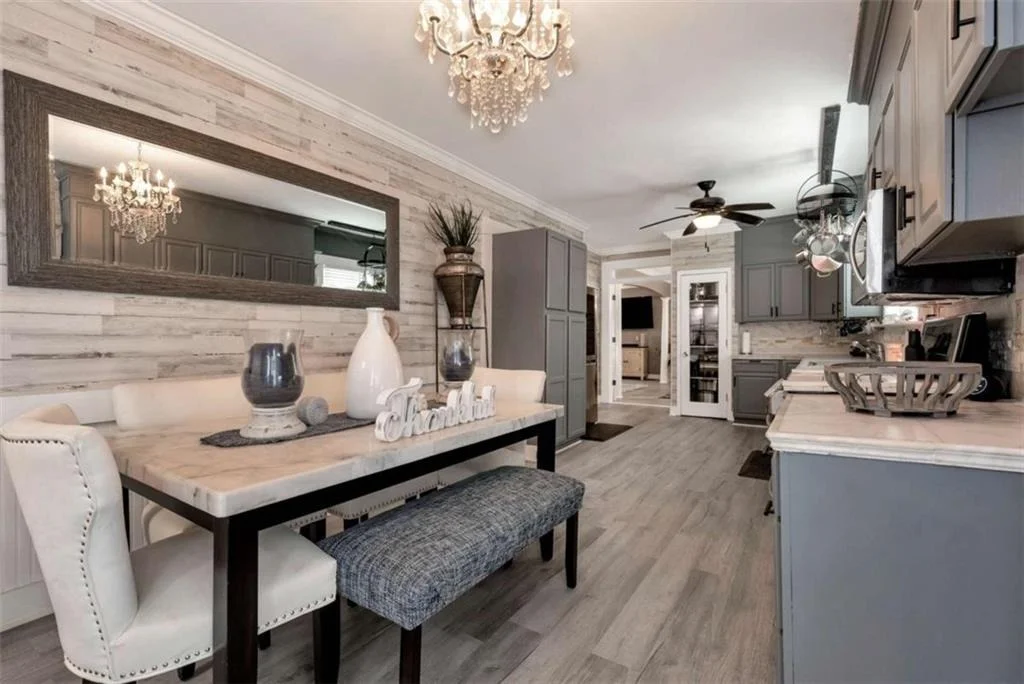Photo of 425 Greenleaf Drive