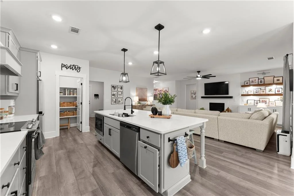Photo of 5700 Meadow View Drive