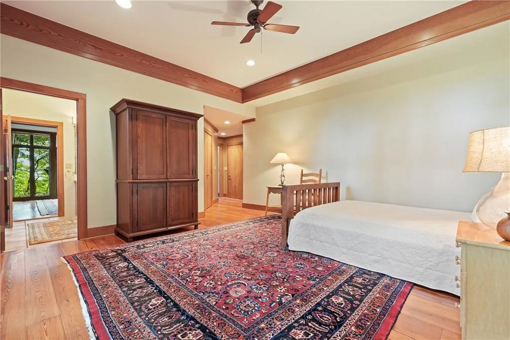 Photo of 202 Sanderlin Mountain Drive N