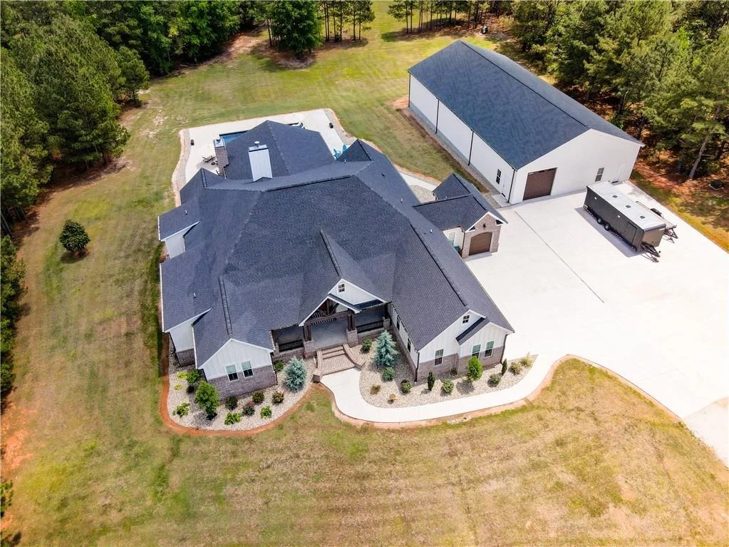Photo of 5888 Cobbham Road