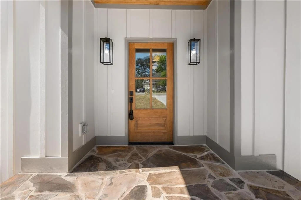 Photo of 327 Crest Pointe S