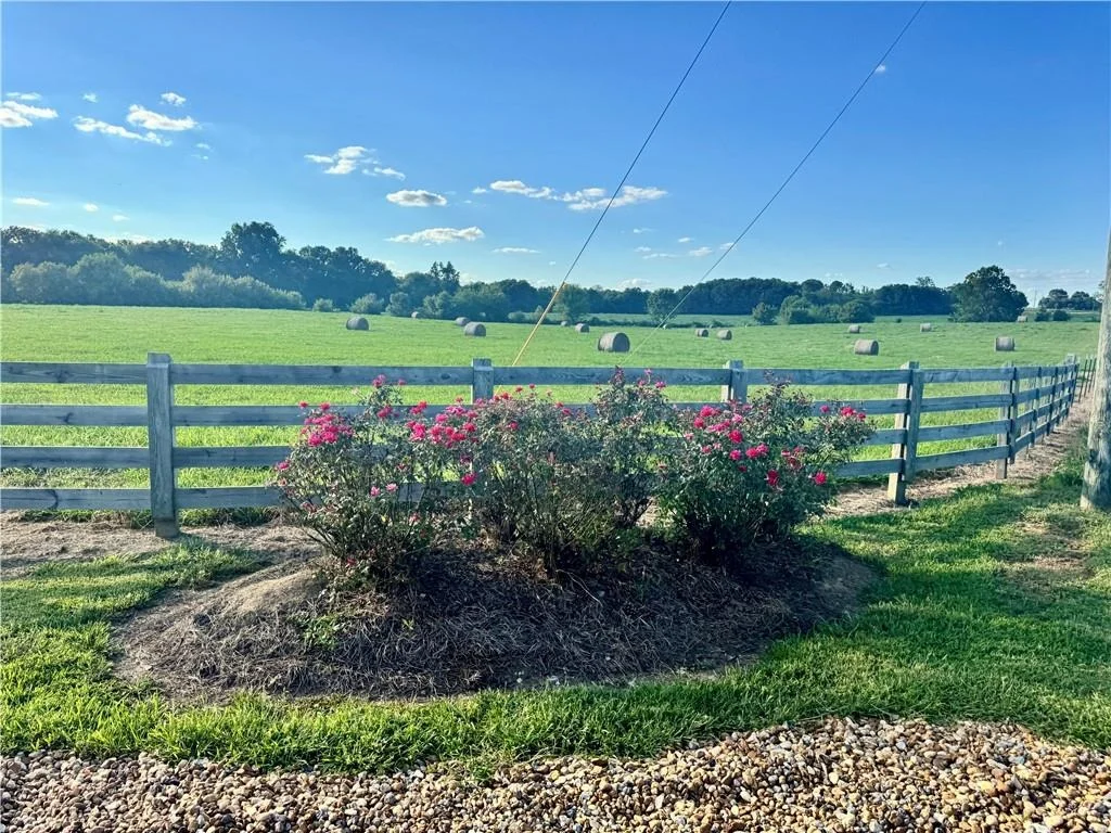 Photo of 250 Hook Road NE