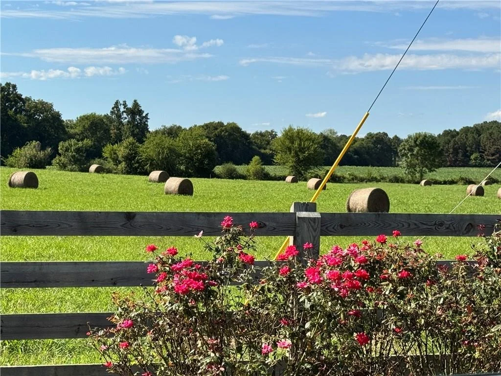 Photo of 250 Hook Road NE