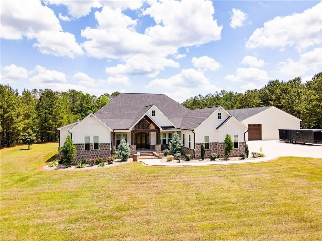 Photo of 5888 Cobbham Road