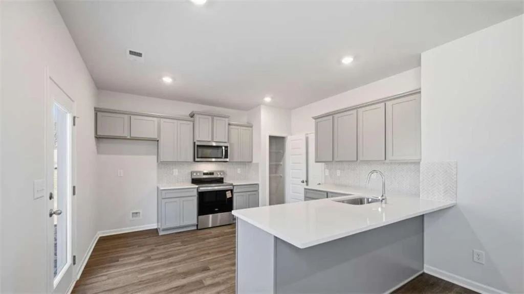 Photo of 220 Bristol Boulevard