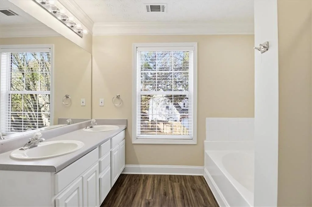 Photo of 2820 Wadley Lane