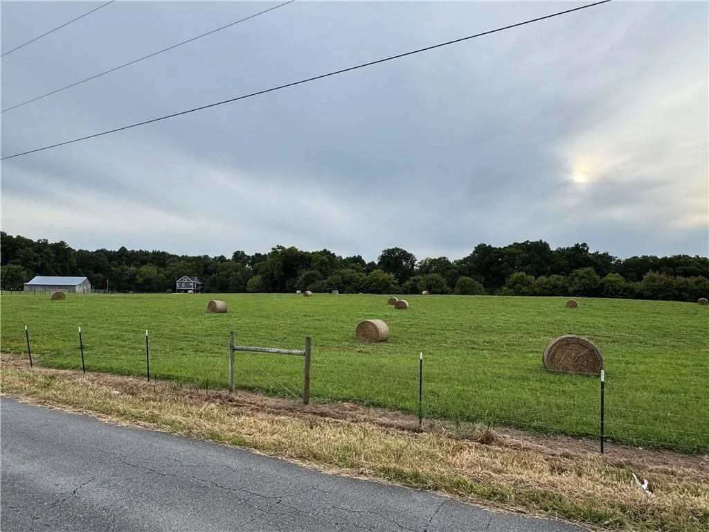 Photo of 250 Hook Road NE