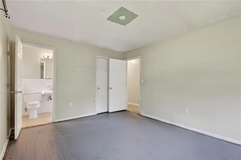 Photo of 5900 Mallory Road
