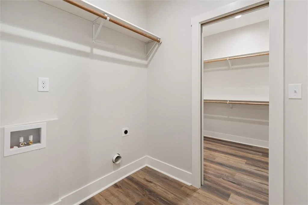 Photo of 327 Crest Pointe S