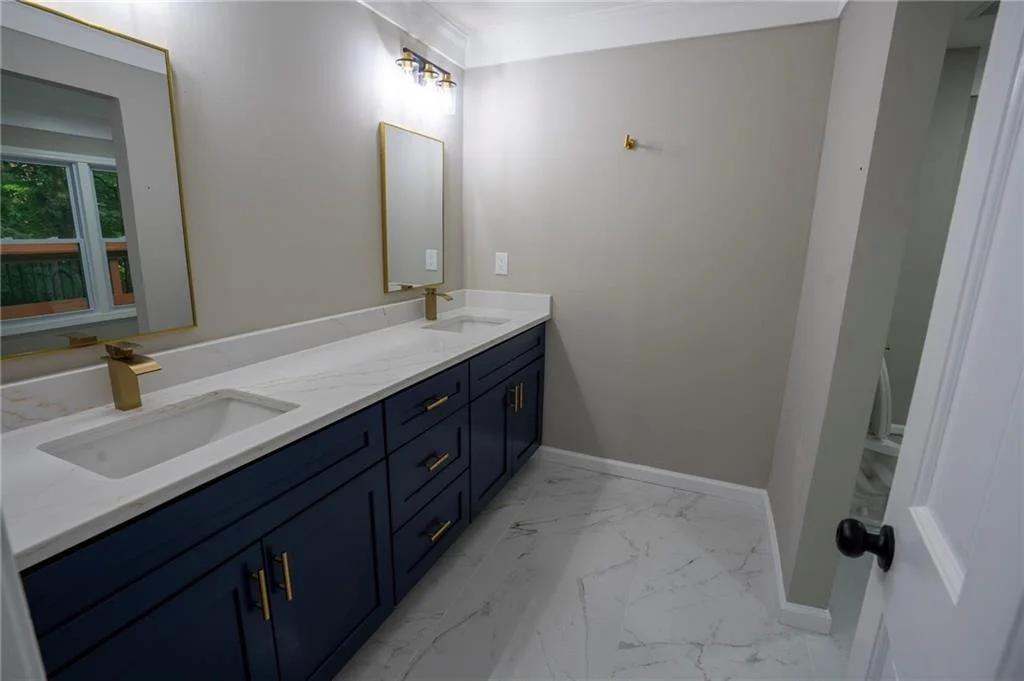 Photo of 2154 Pond Road