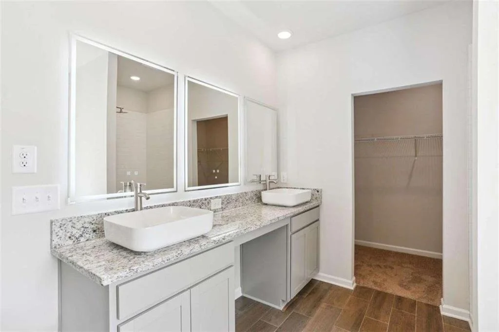 Photo of 476 Orwell Drive