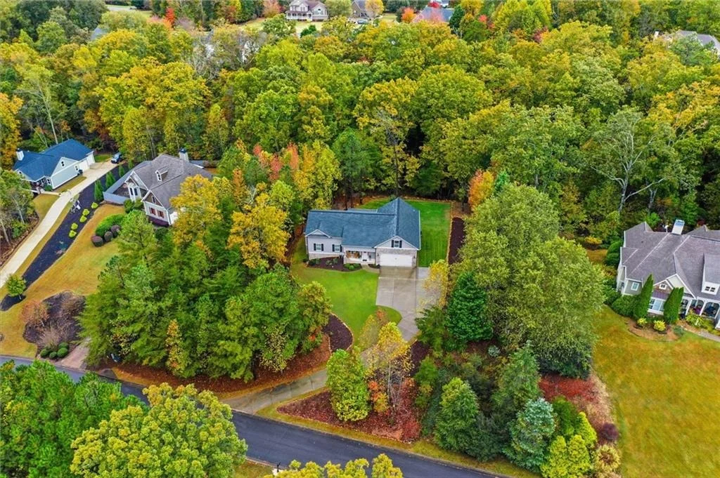 Photo of 221 Windsor Way