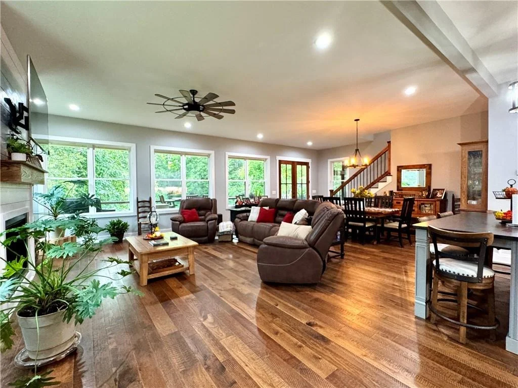 Photo of 250 Hook Road NE