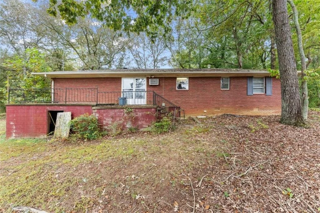 Photo of 3772 Ledan Road