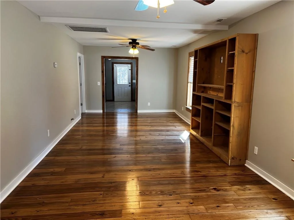 Photo of 1654 Artesian Well Road NW