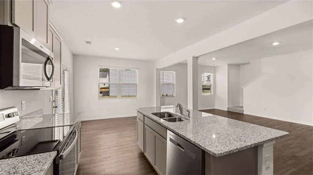 Photo of 302 Friendship Oak Way