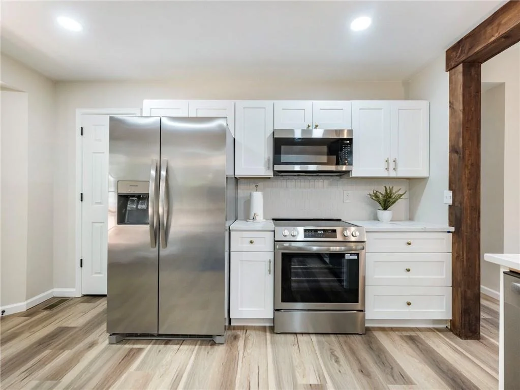 Photo of 3930 Pine Tree Lane