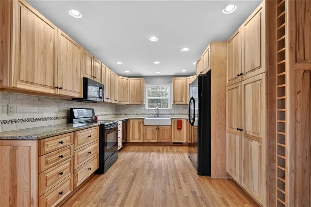 Photo of 144 Emerald Cove