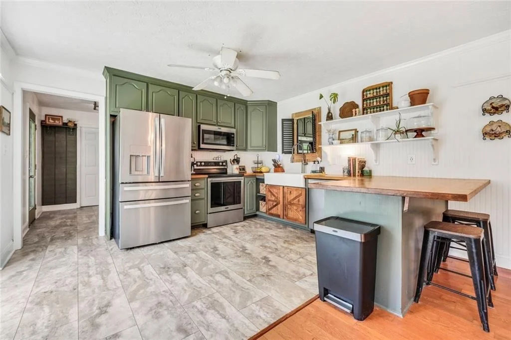 Photo of 2182 Leguin Mill Road