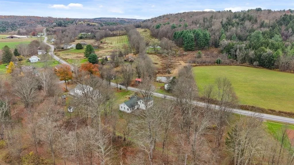 Photo of 245 County Rd 9