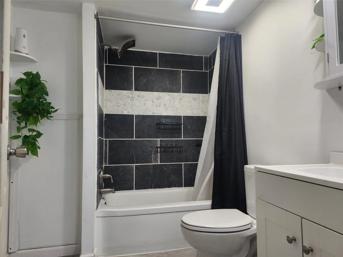 Photo of 424 Edson Road