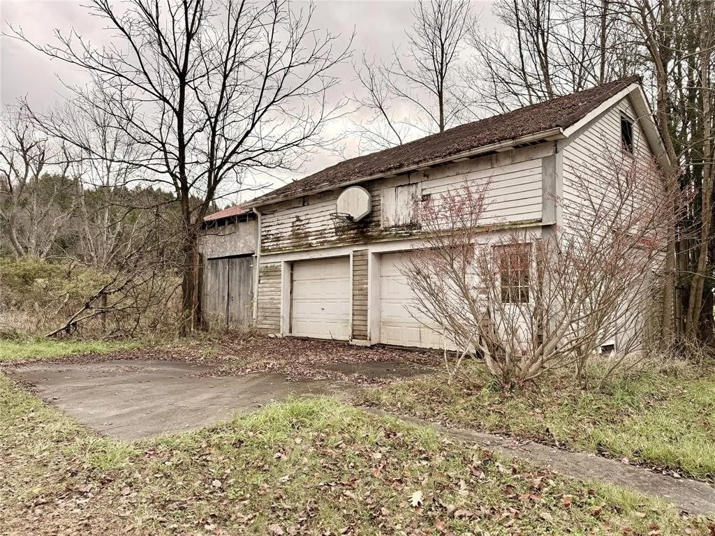 Photo of 245 County Rd 9