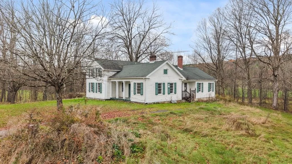 Photo of 245 County Rd 9