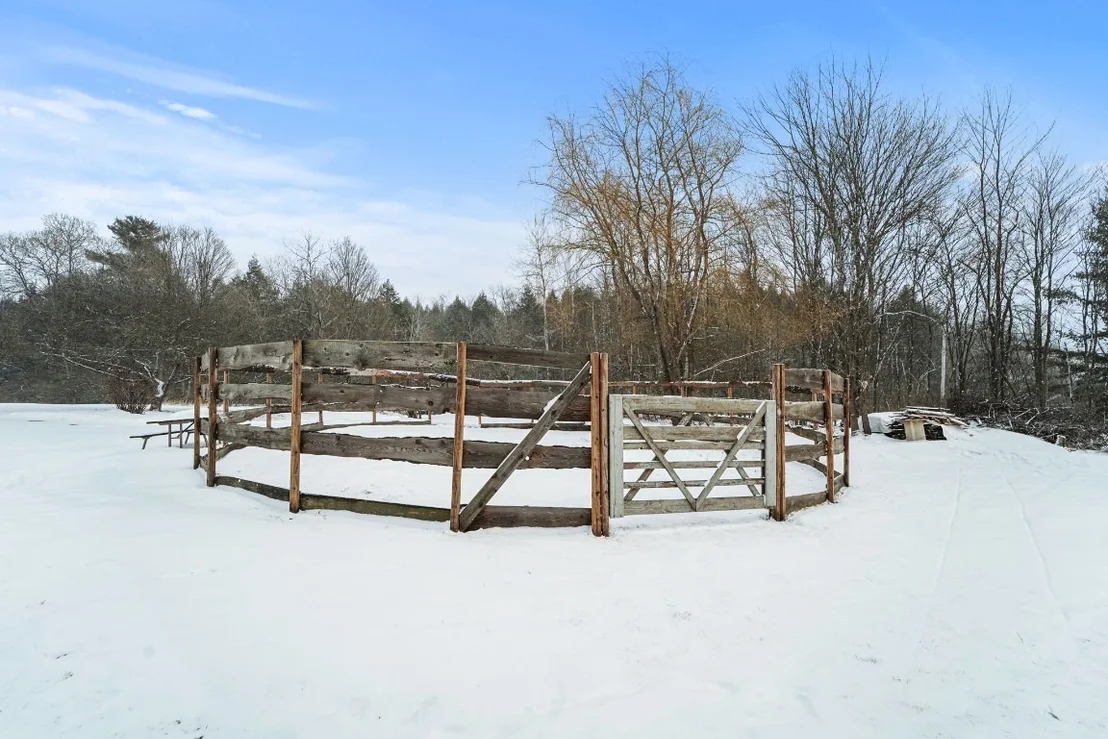 Photo of 35 Howe Road