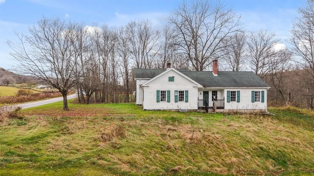 Photo of 245 County Rd 9