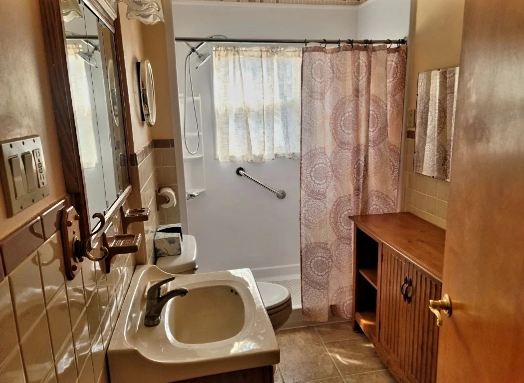 Photo of 128 Iris Drive