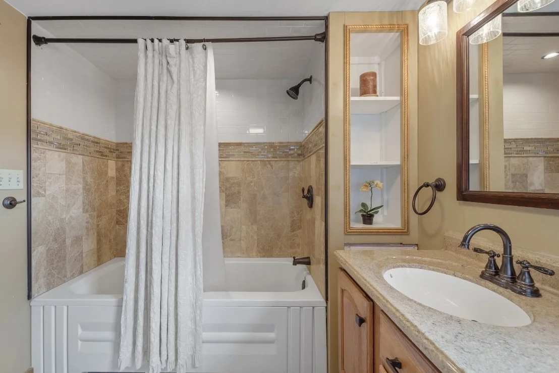 Photo of 592 Frank Hyde Road