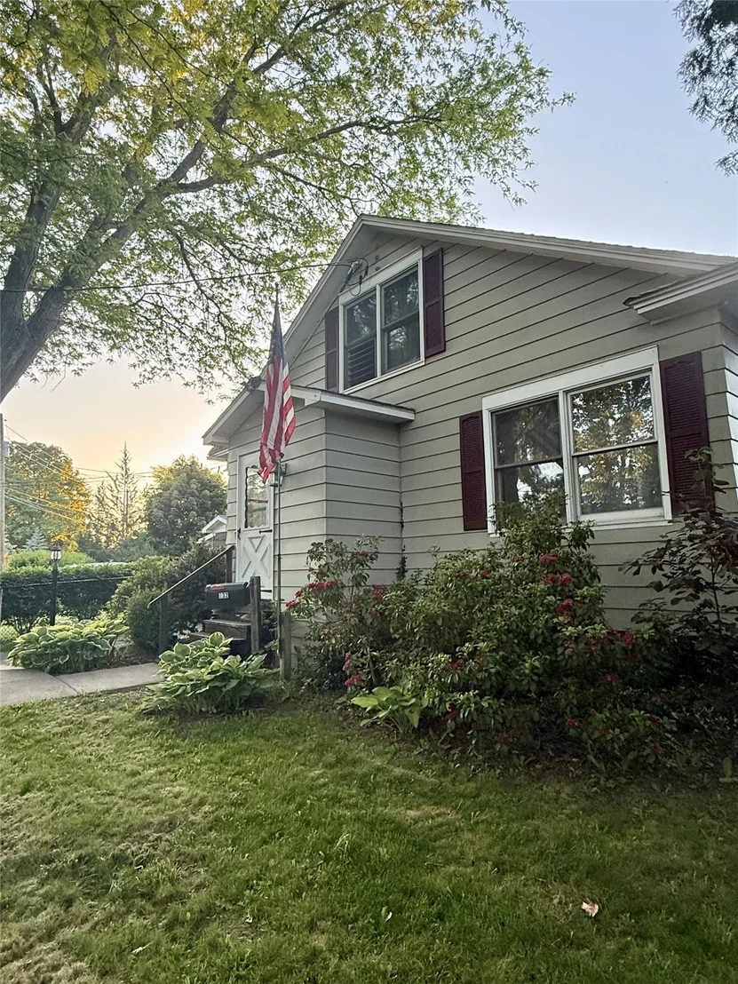 Photo of 232 Riverside Drive
